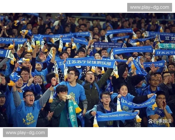 蓝白交锋,津沪风云:泰达与申花的三十年恩怨情仇,不止是一场足球赛